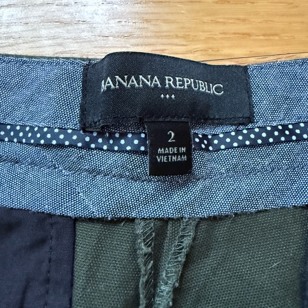 Banana Republic Women’s Green Tailored Shorts Size 2 Stretch Chino - Picture 3 of 8